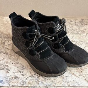 Sorel Black and Charcoal Lace-Up Boots
